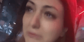 actress khushi mukherji beingh slapped at dubai, posted a video while crying