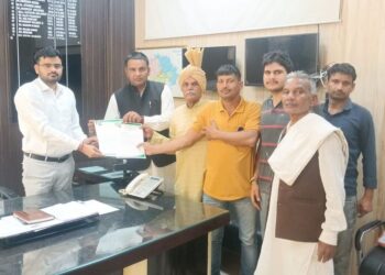 रोहतक में नेहरा खाप की बादशाह पर कार्रवाई की मांग:गाने में लड़कियों को स्कूल ड्रेस में नचाने पर आपत्ति; CM के नाम शिकायत दी