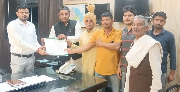 रोहतक में नेहरा खाप की बादशाह पर कार्रवाई की मांग:गाने में लड़कियों को स्कूल ड्रेस में नचाने पर आपत्ति; CM के नाम शिकायत दी