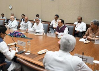 पश्चिम एशिया में जारी संकट पर सर्वदलीय बैठक खत्म, विपक्ष के दिग्गज जुटे, टीएमसी ने किया बॉयकॉट