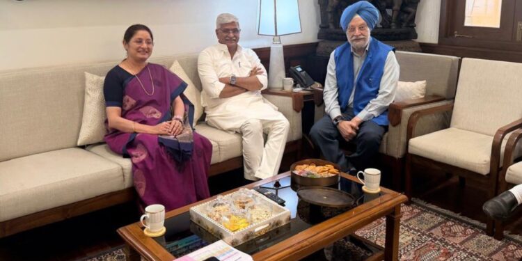 व्यवसायों को राहत देगी सरकार, मासिक जरूरत का 20 प्रतिशत गैस उपलब्ध कराया जाएगा, केंद्रीय मंत्री गजेन्द्र सिंह शेखावत का ऐलान