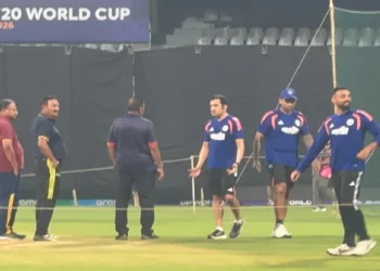 सेमीफाइनल से पहले पिच क्यूरेटर पर भड़के कोच गौतम गंभीर, जानें क्या है पूरा मामला ?