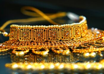 सोना ₹4,900 महंगा तो चांदी भी ₹11,250 उछली, जानें आज कहां पहुंच गए दोनों धातुओं के दाम