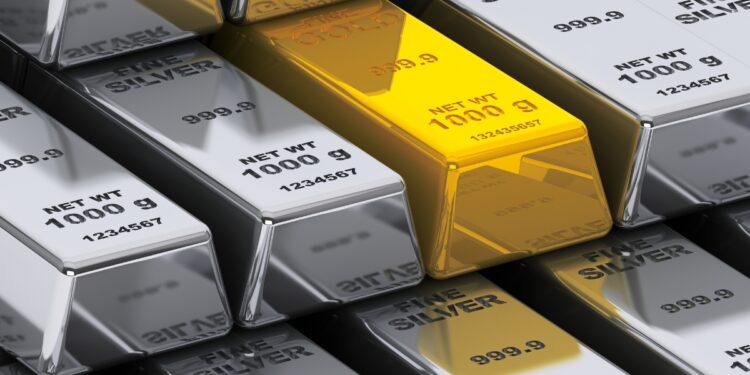 Gold Silver Price: सोने की रफ्तार पर लगा ब्रेक, चांदी भी फिसली; जानें आज क्या है 24, 22 और 18 कैरेट गोल्ड का नया रेट