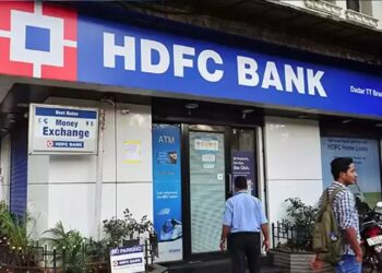 HDFC Bank ने करोड़ों ग्राहकों को दिया तोहफा! FD पर बढ़ाई ब्याज दरें, जानें ₹1,00,000 जमा करने पर कितना मिलेगा फिक्स ब्याज