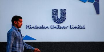 शेयर बाजार में भारी गिरावट! टॉप-9 कंपनियों के ₹2.18 लाख करोड़ स्वाहा, लेकिन तेल-साबुन बनने वाली कंपनी ने कमाया मुनाफा