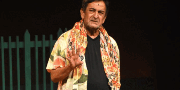 महेश मांजरेकर के नाटक एनिमल का मुंबई में प्रीमियर:नौ साल बाद हुआ मंचन, टाटा थिएटर में जैकलीन फर्नांडिज समेत कई सेलेब्स पहुंचे