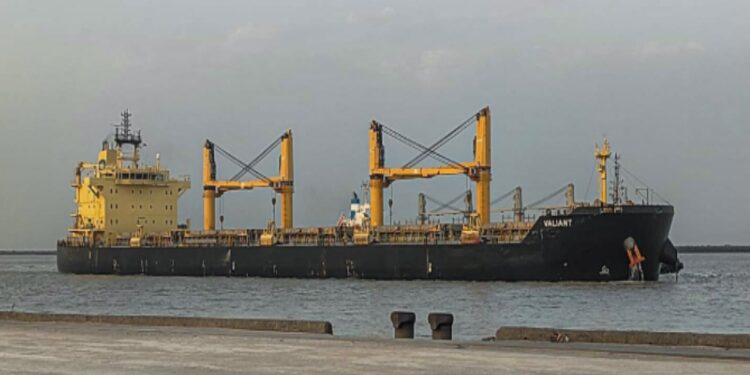 ‘भारत दोस्त है और होर्मुज स्ट्रेट से इंडिया के जहाजों को सुरक्षित रास्ता देंगे’, युद्ध के बीच ईरान के राजदूत का बड़ा बयान