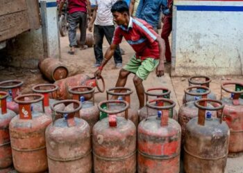 बेंगलुरु की इंदिरा कैंटीन पर सिलेंडर की ‘कमी’ का असर, लंच-डिनर कट; ब्रेकफास्ट भी हुआ सीमित