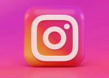 how to use instagram new ai voice changer in dm