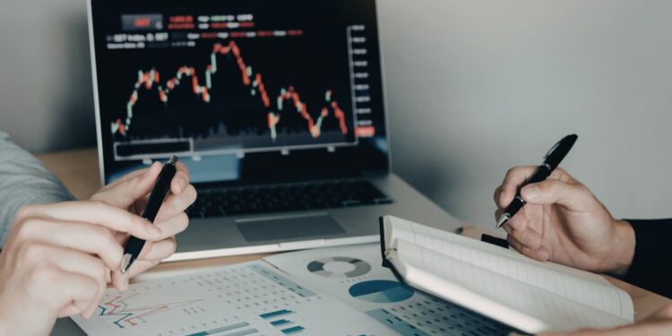 फाइनेंशियल ईयर खत्म होने से पहले चेक करें अपना पोर्टफोलियो, इन 5 गलतियों से बचेंगे तो बढ़ेगा रिटर्न!