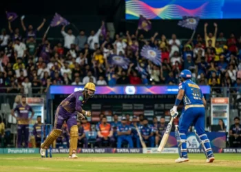 KKR vs MI: कप्तान Ajinkya Rahane का दमदार अर्धशतक, मुंबई के गेंदबाजों की धुनाई कर बनाए 220 रन
