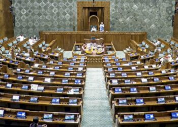 लोकसभा से 8 विपक्षी सांसदों का निलंबन रद्द, बजट सत्र के पहले चरण में हुआ था एक्शन, यहां देखें लिस्ट