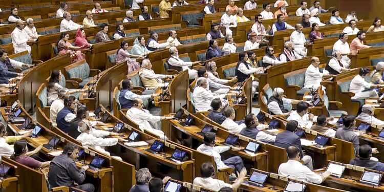 लोकसभा में अब 543 की जगह 816 सीटें, 33% होंगी महिलाओं के लिए आरक्षित; मोदी सरकार लाने जा रही बिल