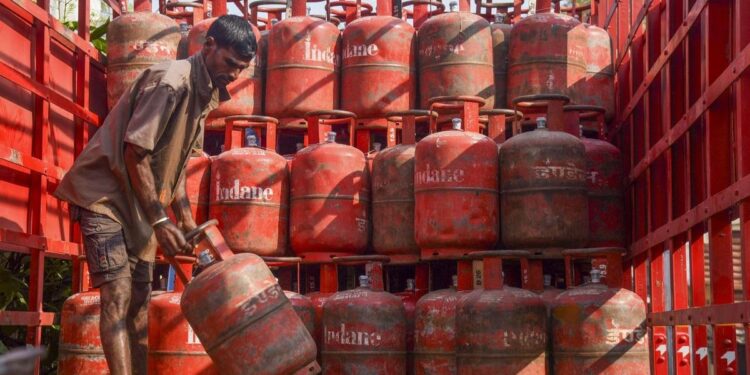 सबसे पहले LPG, CNG, PNG की जरूरतें होंगी पूरी, सरकार ने प्राथमिकता सूची में किया बदलाव