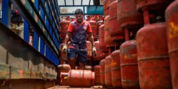 LPG की खपत में 17 प्रतिशत की गिरावट, मिडिल-ईस्ट में युद्ध की वजह से बदले आंकड़े
