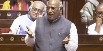 ‘वो मोहब्बत हमारे साथ किए, शादी मोदी साहब के साथ’, खरगे ने मजाकिया अंदाज में देवेगौड़ा पर कसा तंज