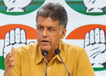 ‘मध्य पूर्व में चल रही लड़ाई हमारी जंग नहीं है’, सरकार के समर्थन में बोले कांग्रेस नेता मनीष तिवारी