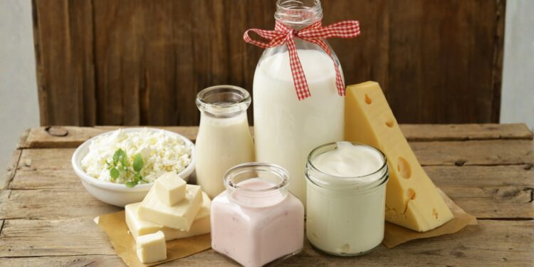 युद्ध का असर अब किचन तक! तेल-गैस ही नहीं, दूध और पनीर की सप्लाई भी खतरे में, खाली हो सकते हैं खाड़ी देशों के रेफ्रिजरेटर