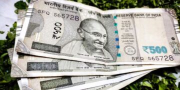 PF Interest Rate: पीएफ खाते पर मिलेगा 8.25% का ब्याज, EPFO ने वित्त वर्ष 2025-26 के लिए फिक्स की ब्याज दरें