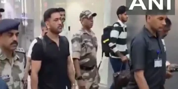 T20 World Cup 2026 Final देखने अहमदाबाद पहुंचे एमएस धोनी, एयरपोर्ट पर फैंस का लगा जमावड़ा