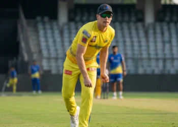 IPL 2024 से पहले MS Dhoni की CSK को तगड़ा झटका, स्टार पेसर Nathan Ellis टूर्नामेंट से बाहर