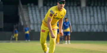 IPL 2024 से पहले MS Dhoni की CSK को तगड़ा झटका, स्टार पेसर Nathan Ellis टूर्नामेंट से बाहर