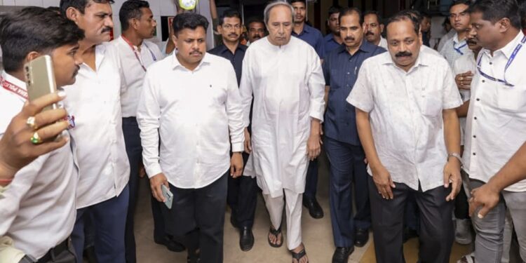 ओडिशा: राज्यसभा चुनाव में क्रॉस वोटिंग पर BJD ने 6 विधायकों को कारण बताओ नोटिस जारी किया