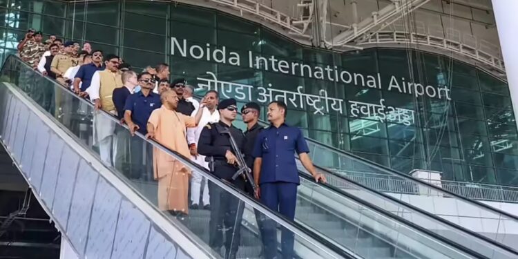 नोएडा इंटरनेशनल एयरपोर्ट को DGCA से मिली हरी झंडी, एयरोड्रम लाइसेंस मिलने के बाद अब जल्द हवाई अड्डे से उड़ान भरेंगे विमान