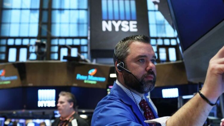 अमेरिका में पिछले महीने 92,000 नौकरियां घटीं, बेरोजगारी दर में भी दर्ज की गई बढ़ोतरी