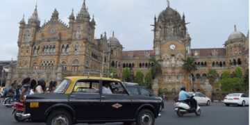 पुरानी गाड़ियों पर सरकार की सख्ती! दोगुना किया ग्रीन टैक्स, लाखों वाहन मालिकों की बढ़ेगी टेंशन