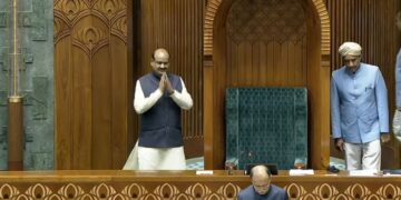 Parliament Budget Session Live Updates: लोकसभा की कार्यवाही 12 बजे तक स्थगित, संसद में आज भी भारी हंगामा