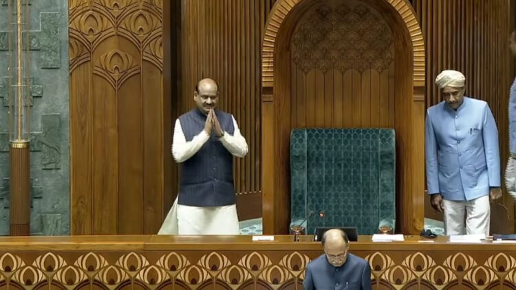 Parliament Budget Session Live Updates: लोकसभा की कार्यवाही 12 बजे तक स्थगित, संसद में आज भी भारी हंगामा