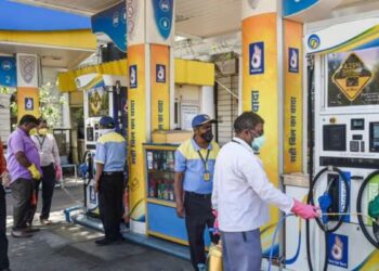 5 रुपये महंगा होगा पेट्रोल और हाई-स्पीड डीजल, इस राज्य में पारित हुआ ‘अनाथ और विधवा’ उपकर प्रस्ताव