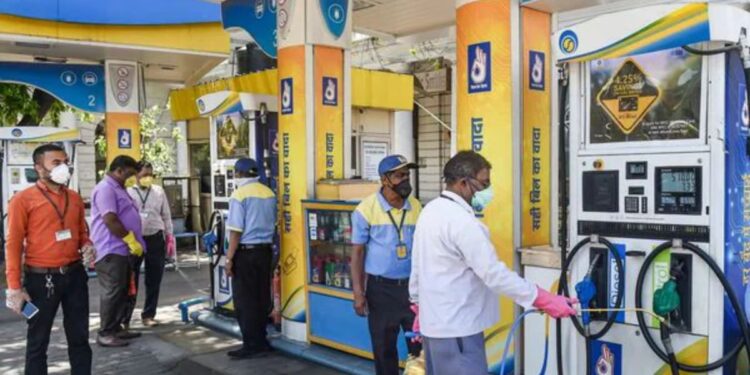 5 रुपये महंगा होगा पेट्रोल और हाई-स्पीड डीजल, इस राज्य में पारित हुआ ‘अनाथ और विधवा’ उपकर प्रस्ताव