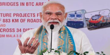 करोड़ों की योजनाएं और तीन नई ट्रेनें, पीएम मोदी ने असम को दी बड़ी सौगात, फिर लोगों से क्यों मांगी माफी