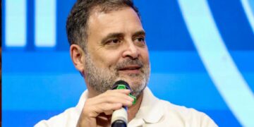 केरल चुनाव: राहुल गांधी ने 5 गारंटी का किया ऐलान, फ्री बस यात्रा, छात्राओं को 1000 रुपये हर महीना देने का वादा