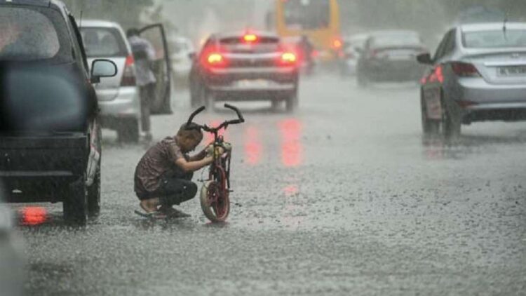 Today’s Weather: कूलर निकालने वालों रुको जरा… देश भर में फिर से आंधी-तूफान और भारी बारिश का दौर शुरू; IMD ने जारी की चेतावनी