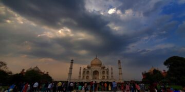 तीन दिनों तक 21 राज्यों में आंधी-तूफान के साथ बारिश, ओलावृष्टि का अलर्ट जारी, जानें कहां कहां बरसेंगे बादल