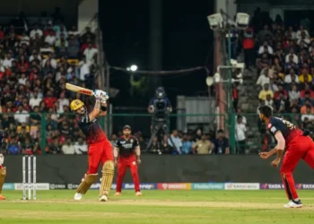 Chinnaswamy Stampede Tragedy: IPL से पहले RCB का भावुक फैसला, भगदड़ में जान गंवाने वाले 11 Fans की याद में पहनेंगे खास जर्सी