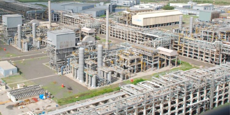 रिलायंस ने जामनगर रिफाइनरी में बढ़ाया LPG का उत्पादन, प्राथमिकता के आधार पर भेजी जाएगी KG-D6 बेसिन से निकलने वाली गैस