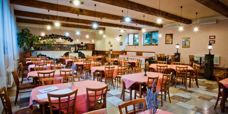 मंगलवार से बंद हो जाएंगे होटल, कमर्शियल गैस सप्लाई ठप होने की वजह से लिया गया फैसला