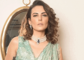 बोमन ईरानी पर भड़कीं मंदाना करीमी:कहा- जब ईरानी मर रहे थे, तब आपकी आवाज कहां थी; एक्टर ने ट्रम्प पर तंज कसा था