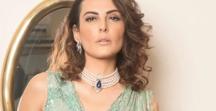 बोमन ईरानी पर भड़कीं मंदाना करीमी:कहा- जब ईरानी मर रहे थे, तब आपकी आवाज कहां थी; एक्टर ने ट्रम्प पर तंज कसा था