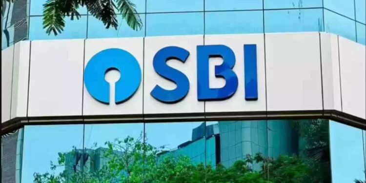 SBI ने दिया बड़ा तोहफा! FD पर बढ़ी ब्याज दरें, निवेश से पहले जरूर पढ़ें ये खबर