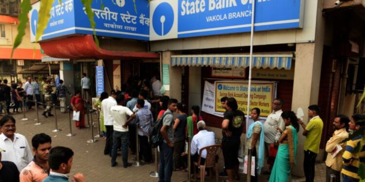 SBI में 444 दिनों की FD में ₹2,00,000 जमा करें तो मैच्यॉरिटी पर कितने रुपये मिलेंगे, चेक करें कैलकुलेशन