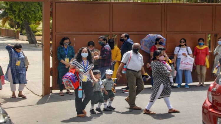 लंबे बाल रखने पर टीचर ने स्टूडेंट का मुंडवाया सिर, गार्जियन का हंगामा, कहा- मानी थी मन्नत, लौटाए जाएं कटे हुए बाल