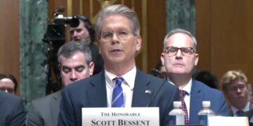 भारतीय रिफाइनरियों को रूसी तेल खरीदने के लिए 30 दिन की अस्थायी छूट, अमेरिका का आया बयान