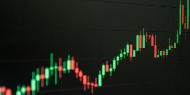 मिडिल ईस्ट से आई बड़ी खबर और 20 मिनट में सेंसेक्स 900 अंक उछला! निवेशक रह गए हैरान