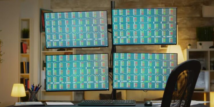 Share Market Outlook: मिडल-ईस्ट में तेजी से बिगड़ रहा माहौल, एक्सपर्ट से जानें कैसी रहेगी बाजार की चाल